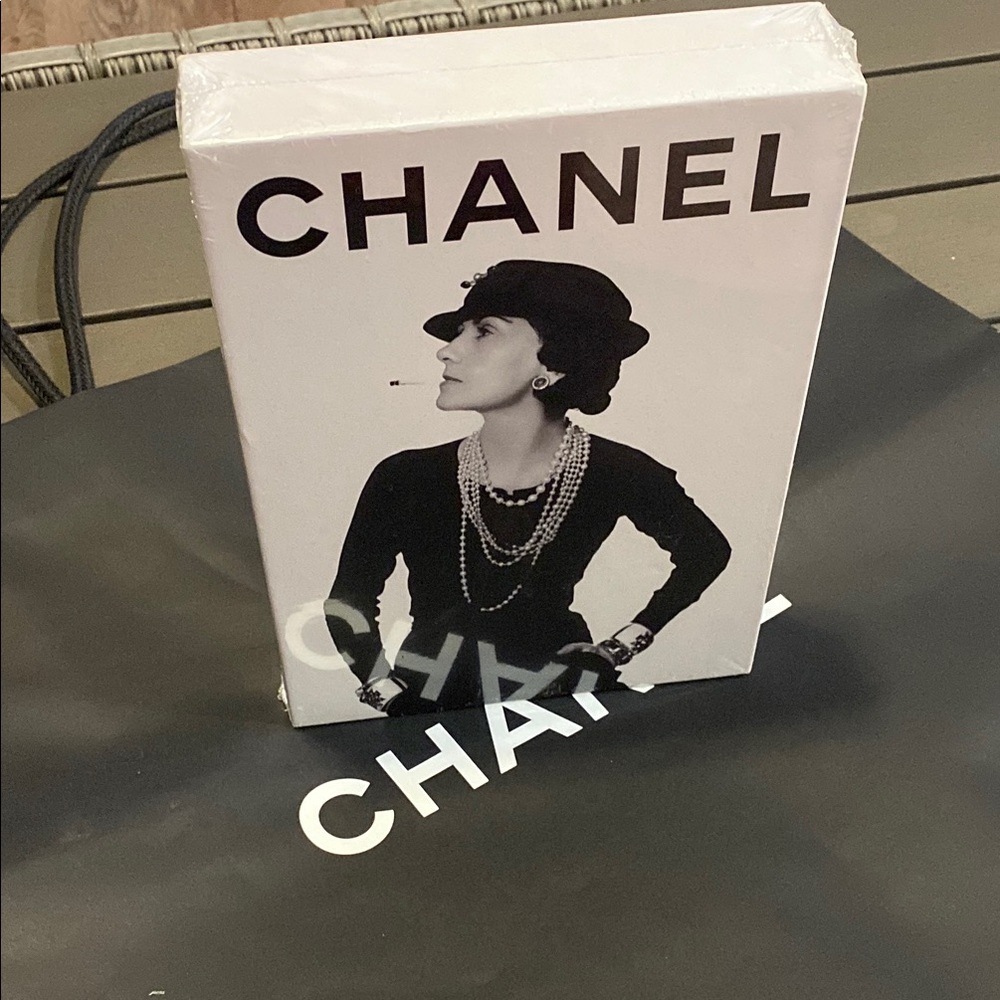 New CHANEL Assoulline